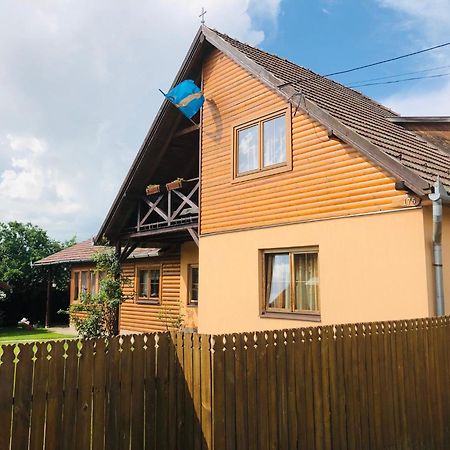 Emilia Vendeghaz Hotell Ciumani Exteriör bild