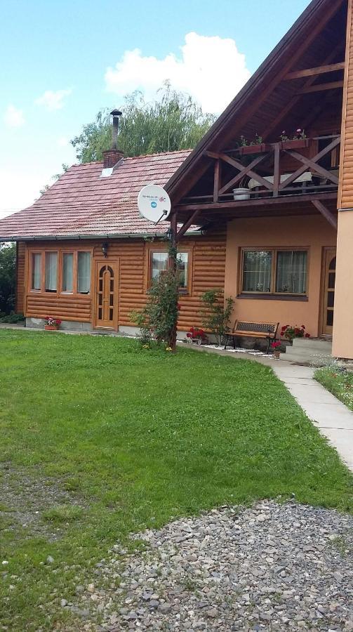Emilia Vendeghaz Hotell Ciumani Exteriör bild