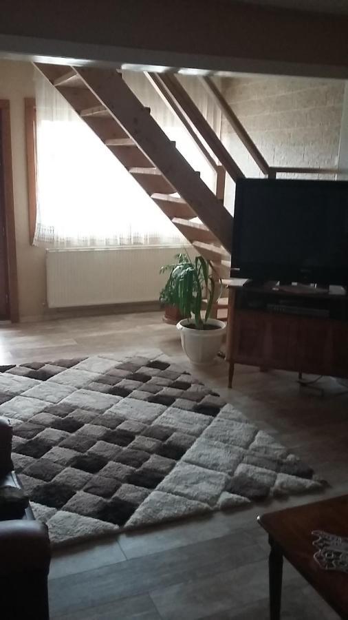 Emilia Vendeghaz Hotell Ciumani Exteriör bild