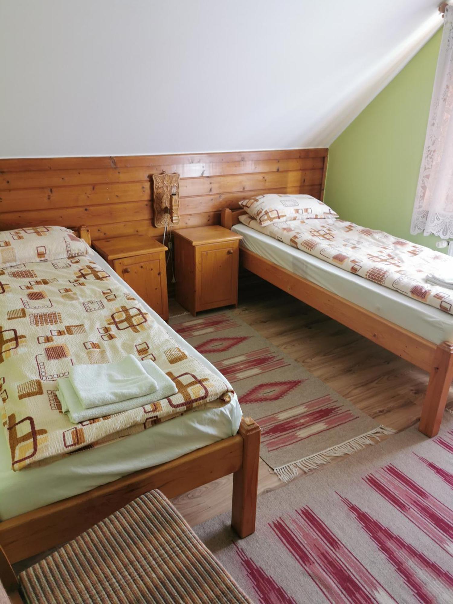 Emilia Vendeghaz Hotell Ciumani Exteriör bild