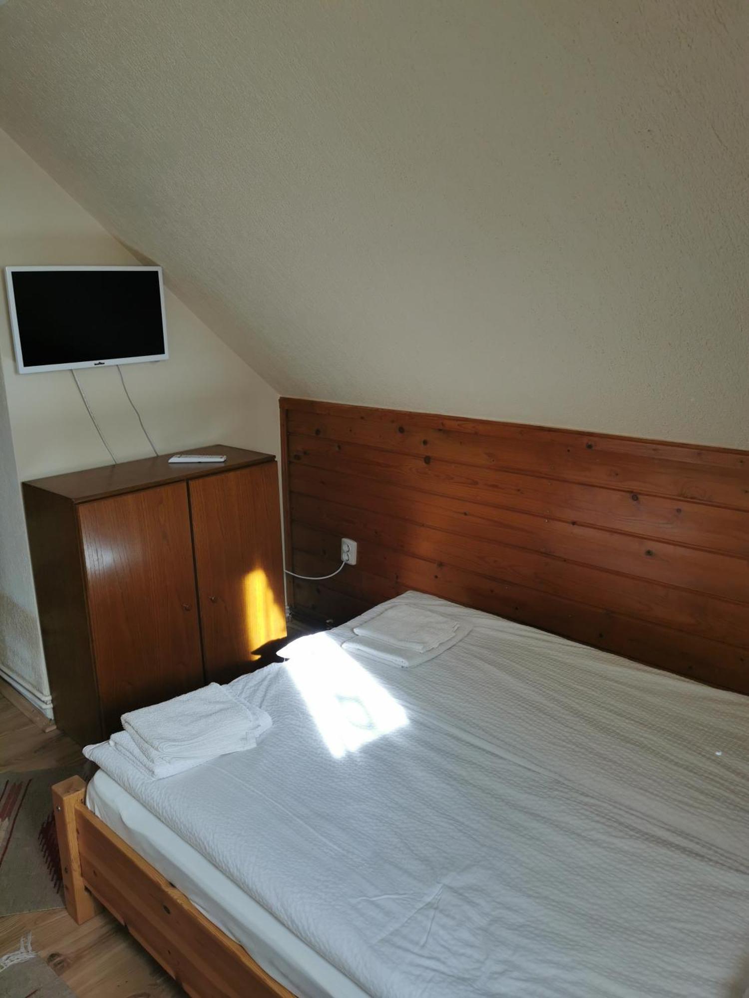 Emilia Vendeghaz Hotell Ciumani Exteriör bild