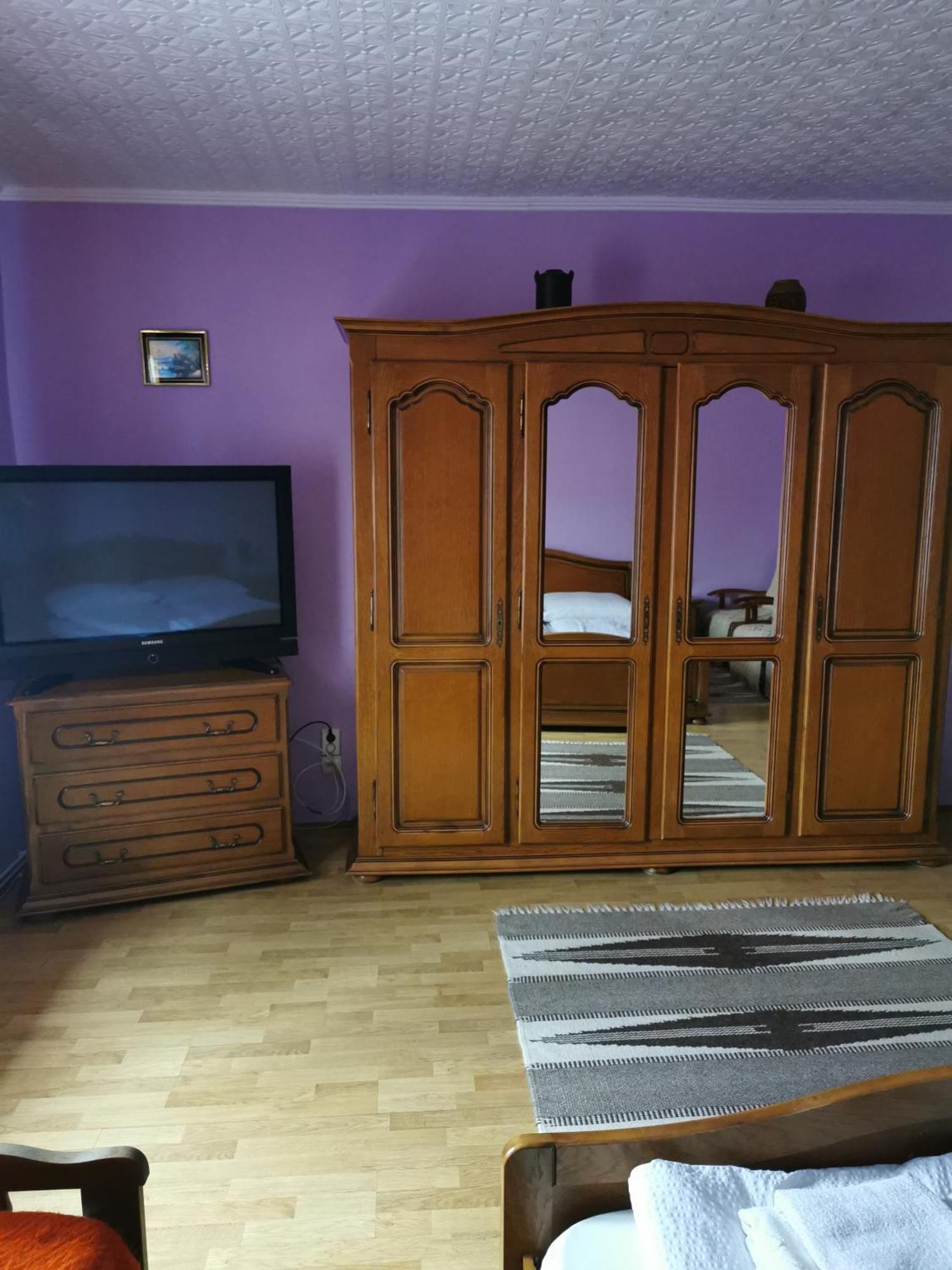 Emilia Vendeghaz Hotell Ciumani Exteriör bild