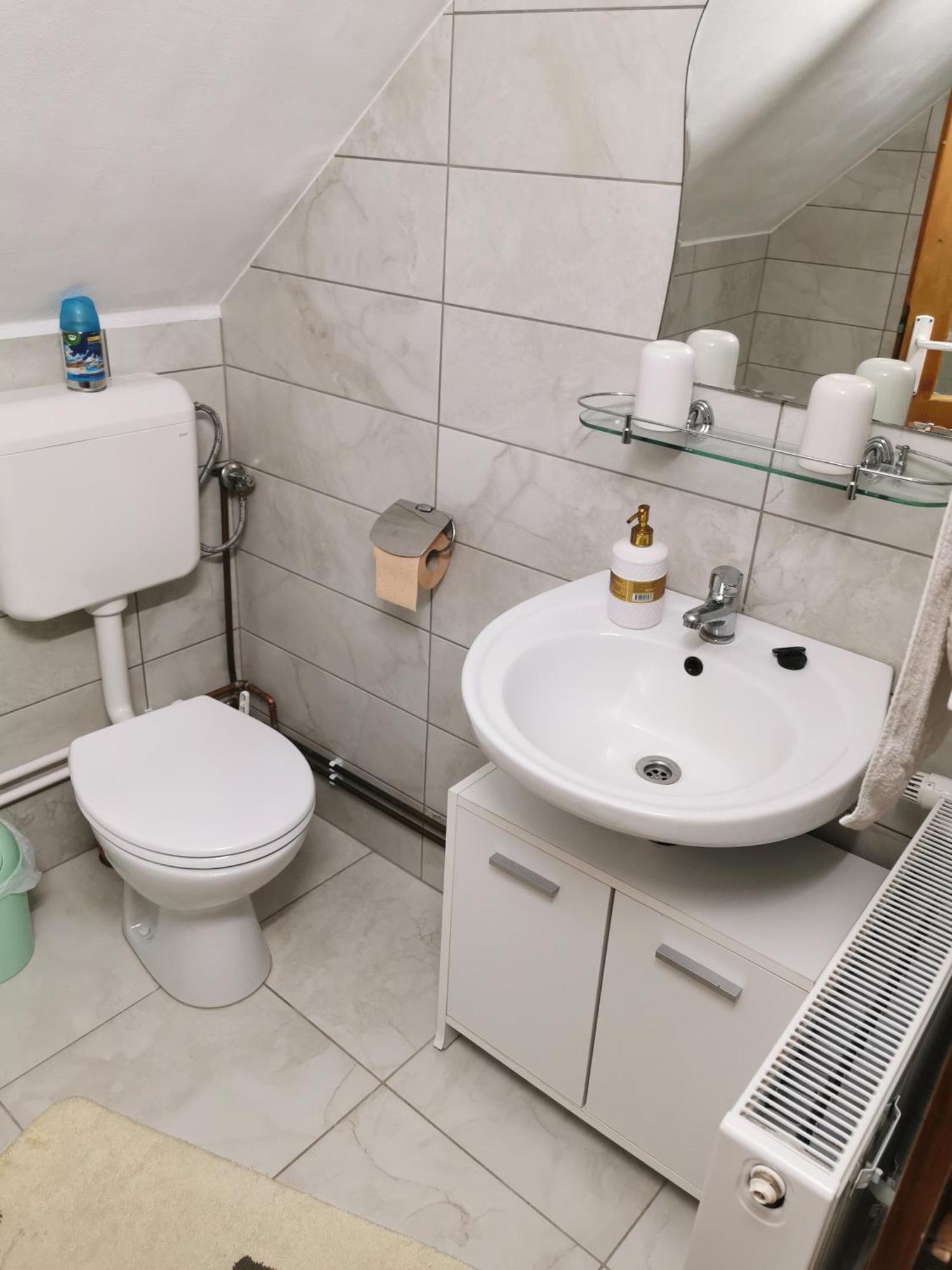 Emilia Vendeghaz Hotell Ciumani Exteriör bild